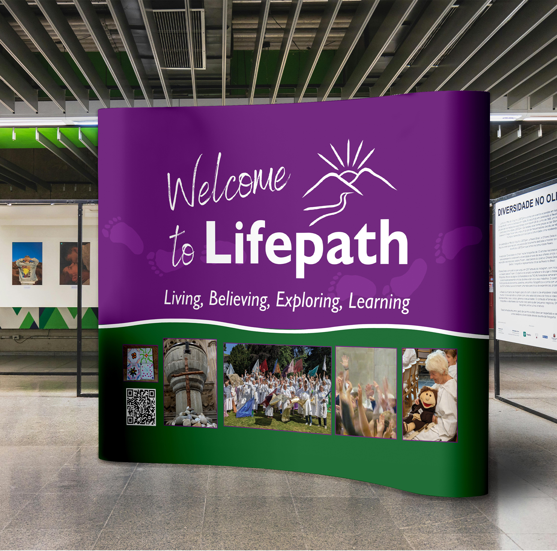 Curved Pop Up Exhibition Backdrop Stand With Printed Magnetic Graphics